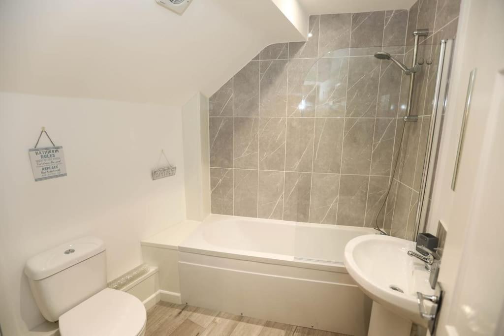 Exmouth - Apartment 1, Strand House - Modern 2 Bedroom Apartment, Perfect Location For Access To Beach & Town Centre - Sleeps 4 Guests - No Parking - Hosted By Rentmyhouse Екстер'єр фото